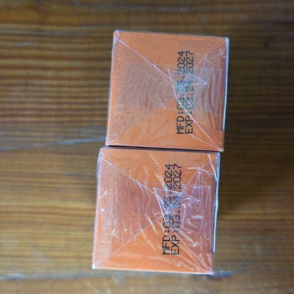 2/$5 Debaiy Vitamin C Serum - Picture 10 of 10